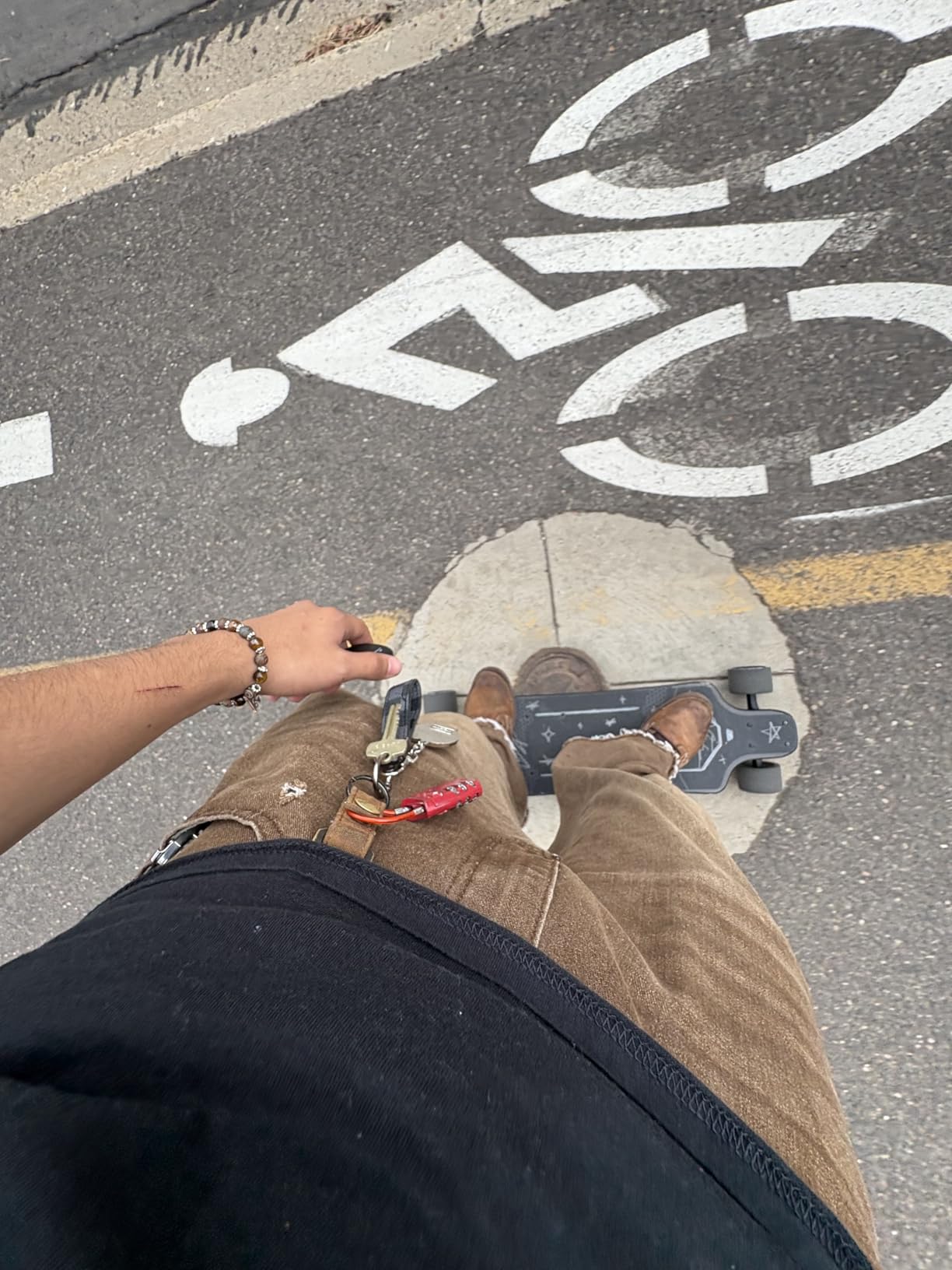A1 Electric Skateboard with Remote, Range Up to 17 Miles/24, 8 Ply Canadian Maple, Smooth Braking, Suitable for Younger Beginners customer photo 2