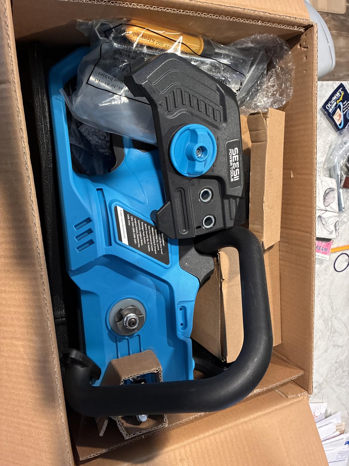 SEESII 40V 16-Inch Cordless Chainsaw, 2000W Brushless Chain Saw | 2×40v 4000mAh Batteries & Chargers, Auto Oiler, Battery Powered Chain Saw for Tree Trimming, Wood Cutting, Yard Work customer photo 1