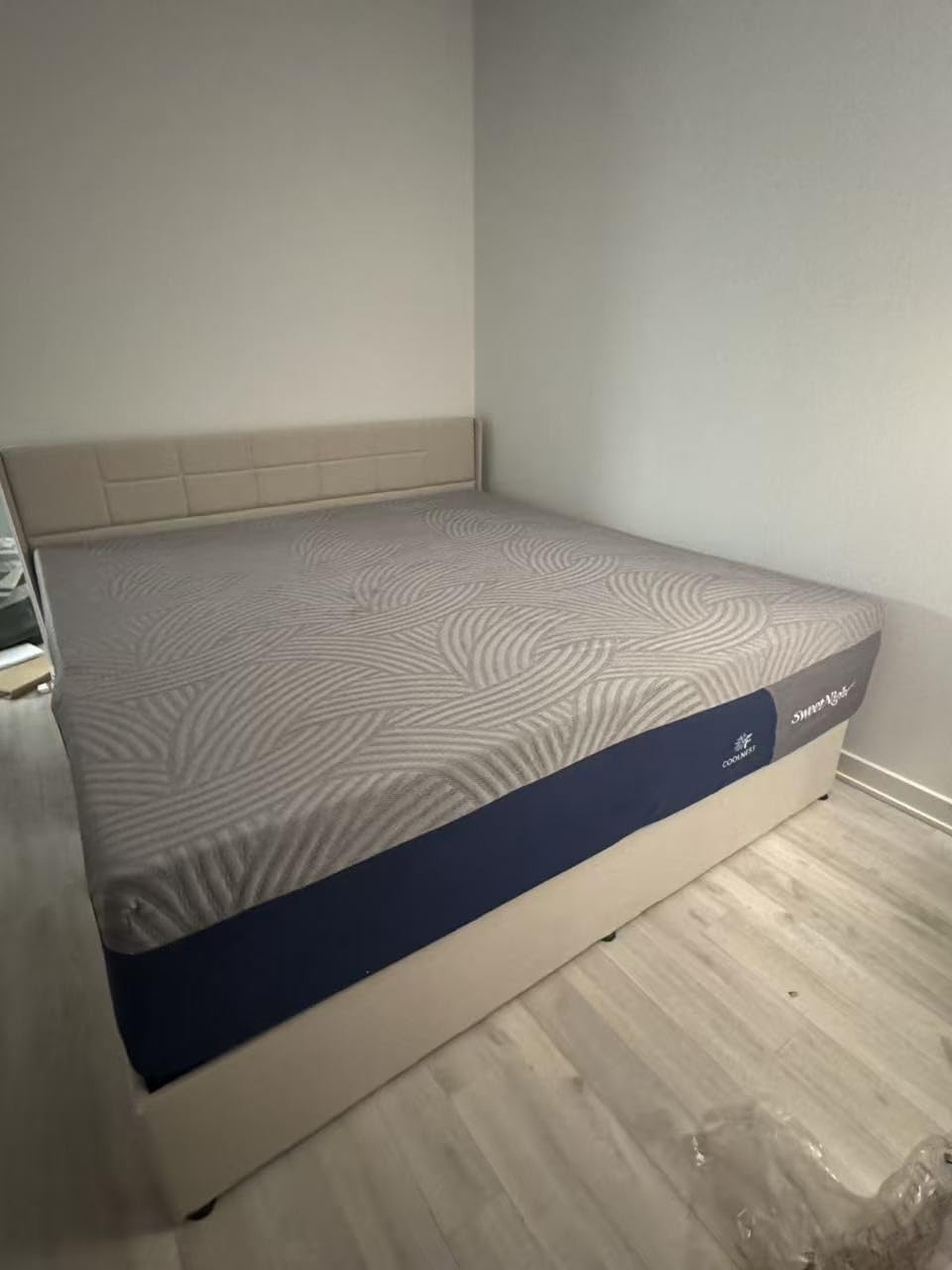 Sweetnight CoolNest 14 Inch King Size Mattress, Cooling Memory Foam Mattress | Cool Night Sleep, 5-Zone Ergo Support for Pressure Relief, Enhanced Breathability, Medium Feel, CertiPUR-US Certified customer photo 2