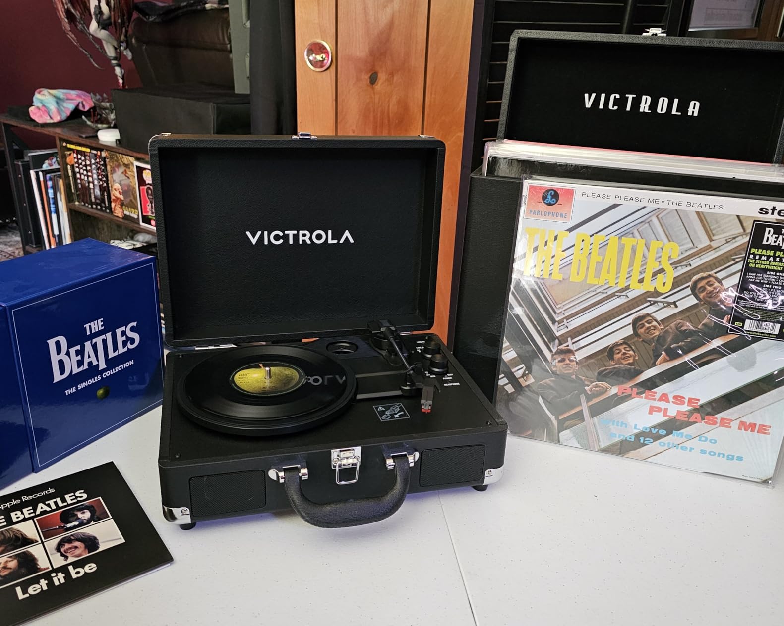 Victrola Journey II - Bluetooth Suitcase Record Player - Turquoise | Built-in stereo speakers, 3-speed turntable plays 7