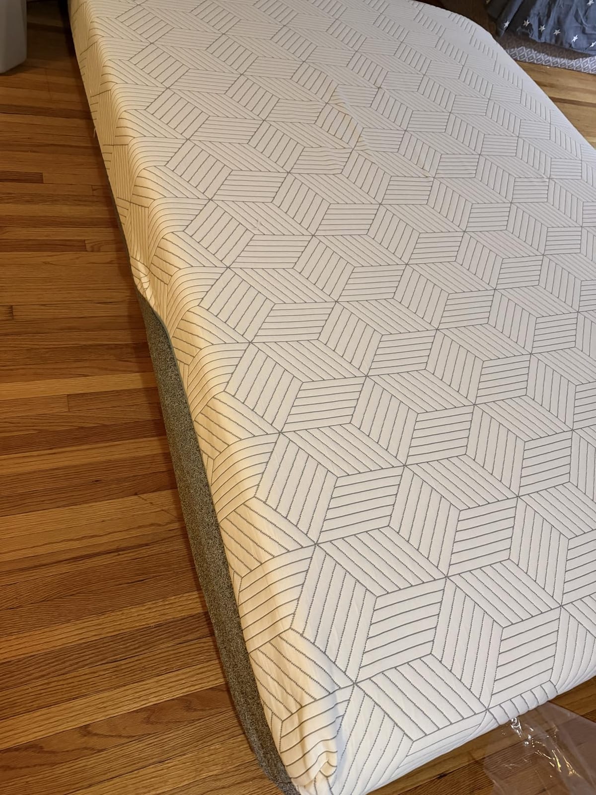 FATHOM Firm Queen Mattress 10 Inch Memory Foam Mattress Queen Size Bed in a Box for Back Pain Relief and Cool Sleep with Gel Foam and Removeable Fiberglass Free Cover, CertiPUR-US Certified customer photo 2
