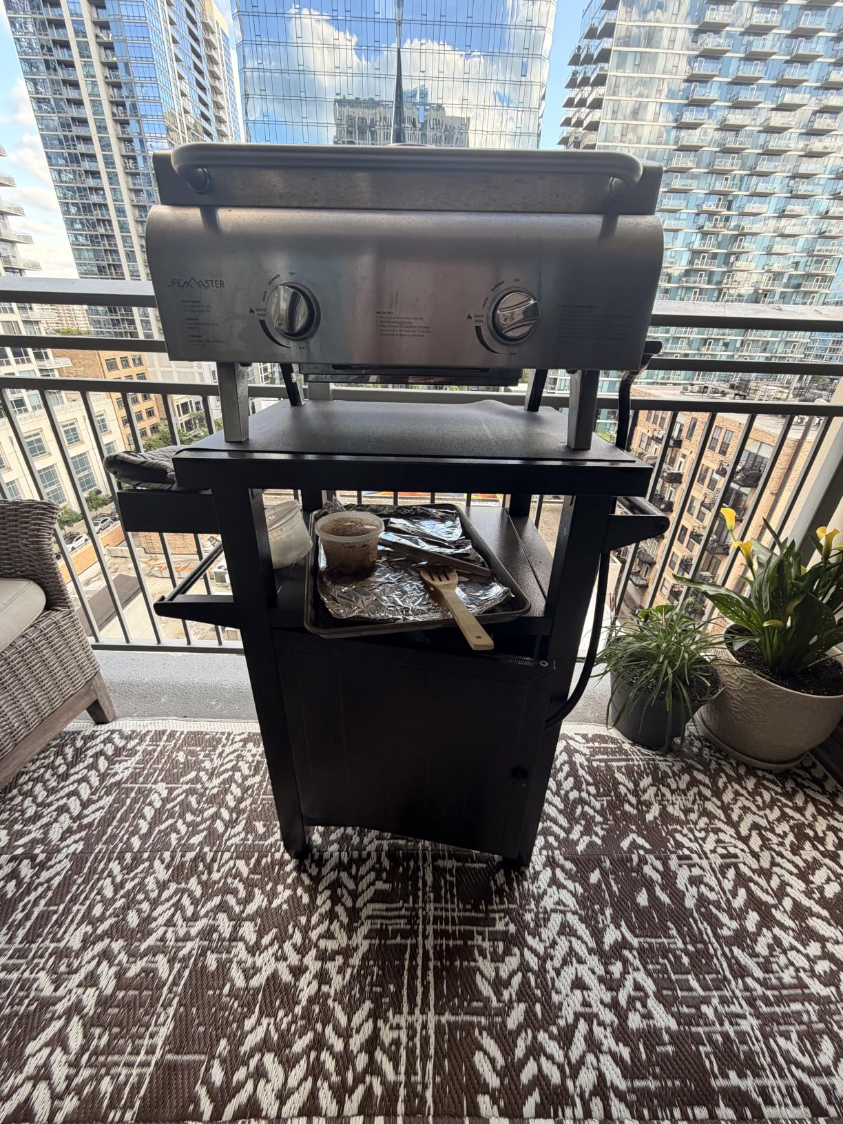 Black Portable Gas Grill, Dual 10,000 BTU Burners, 275 Sq.In Cooking Space, Push-to-Start Ignition, Wind-Proof Lid with Built-in Thermometer, Perfect for Camping Tailgates & Backyard BBQ Cookouts customer photo 2