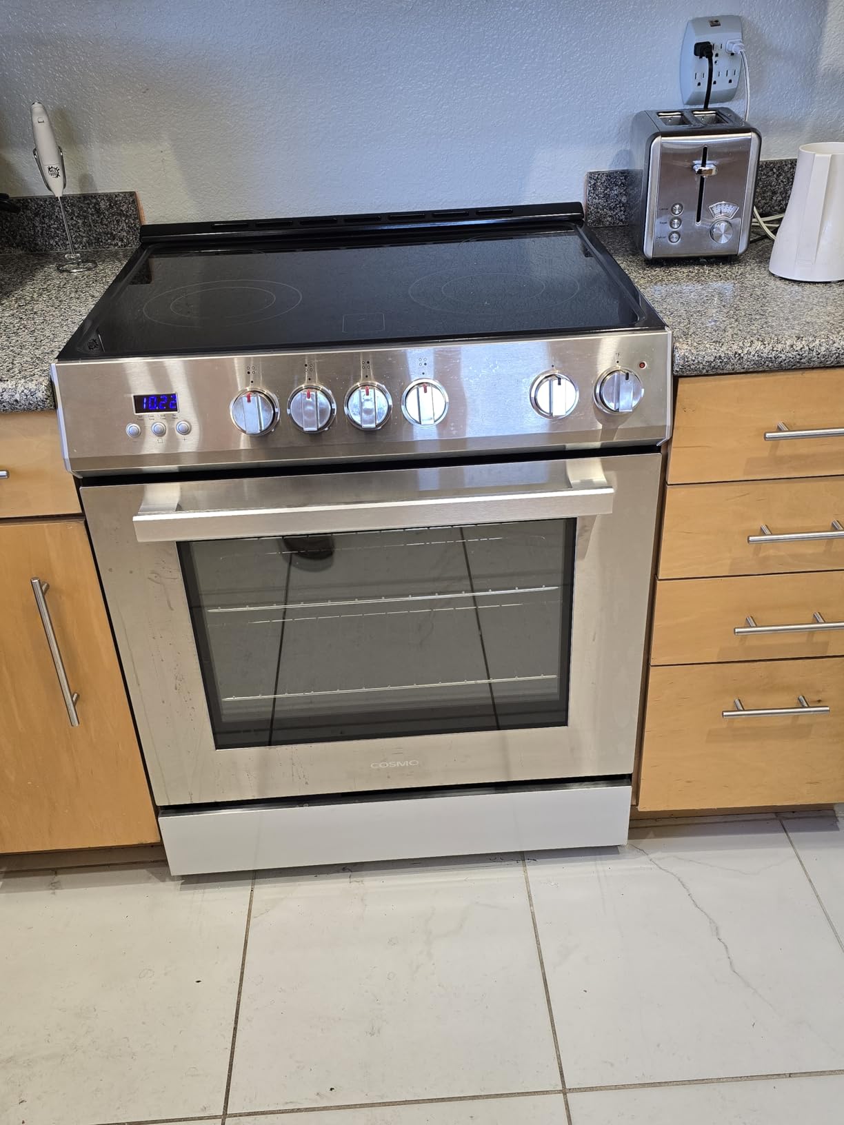Cosmo 30 in. Stellar Coll 4.9 cu. ft. 4 Burner Electric Range, Convection, Black (COS-ERD304K-BK) customer photo 2