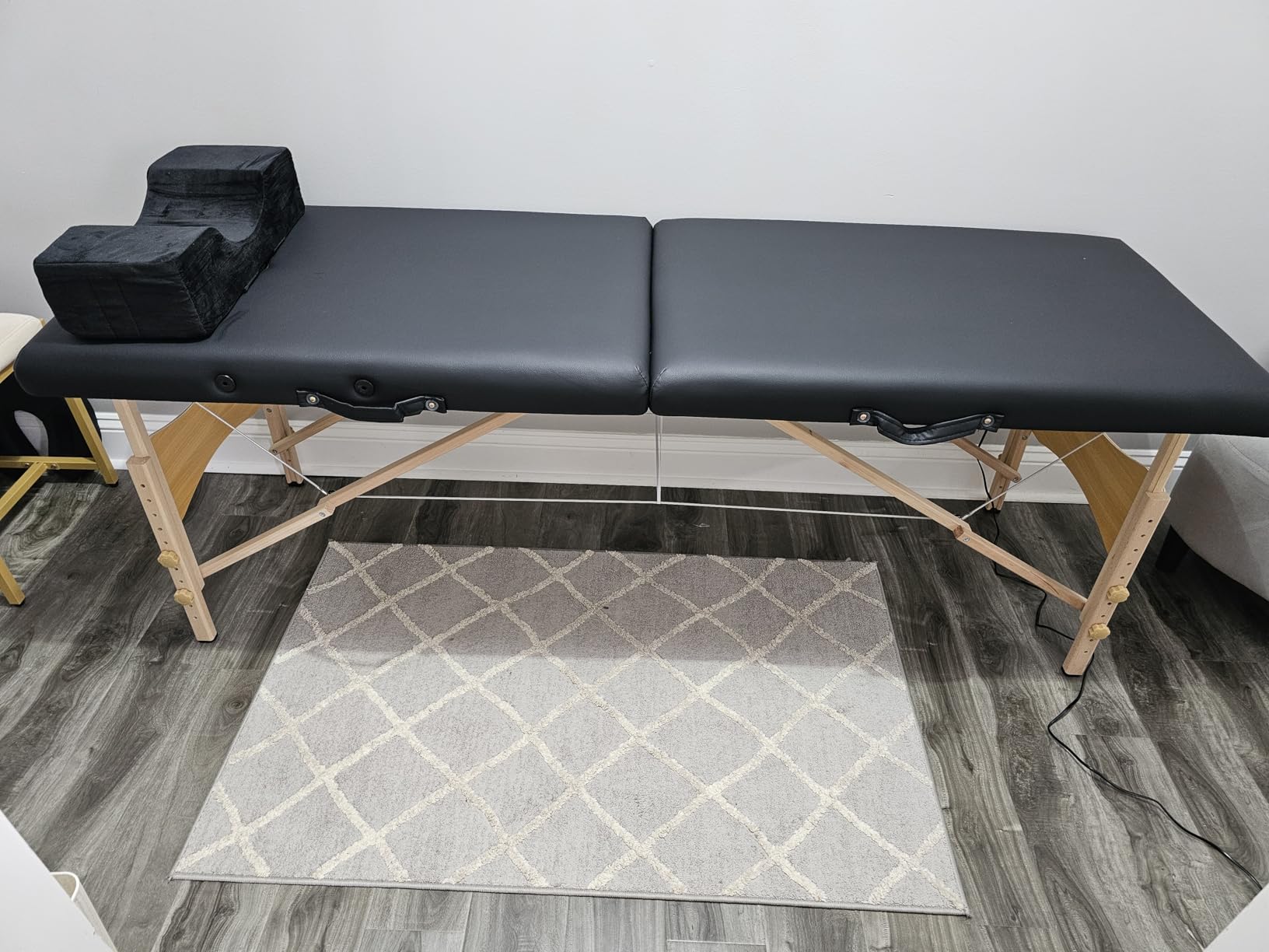 Brelley Massage Table Portable Wooden Lash Bed 2-Fold Tattoo Bed, Black customer photo 2
