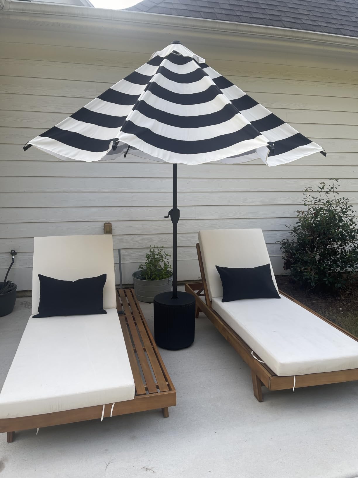 Christopher Knight Home Kayes Acacia Wood Chaise Lounge with 4'' Cushion, Outdoor 79'' Patio Recliner Chair with 4-Position Adjustable Backrest, Sun Lounger for Poolside Backyard, Teak+Cream customer photo 1
