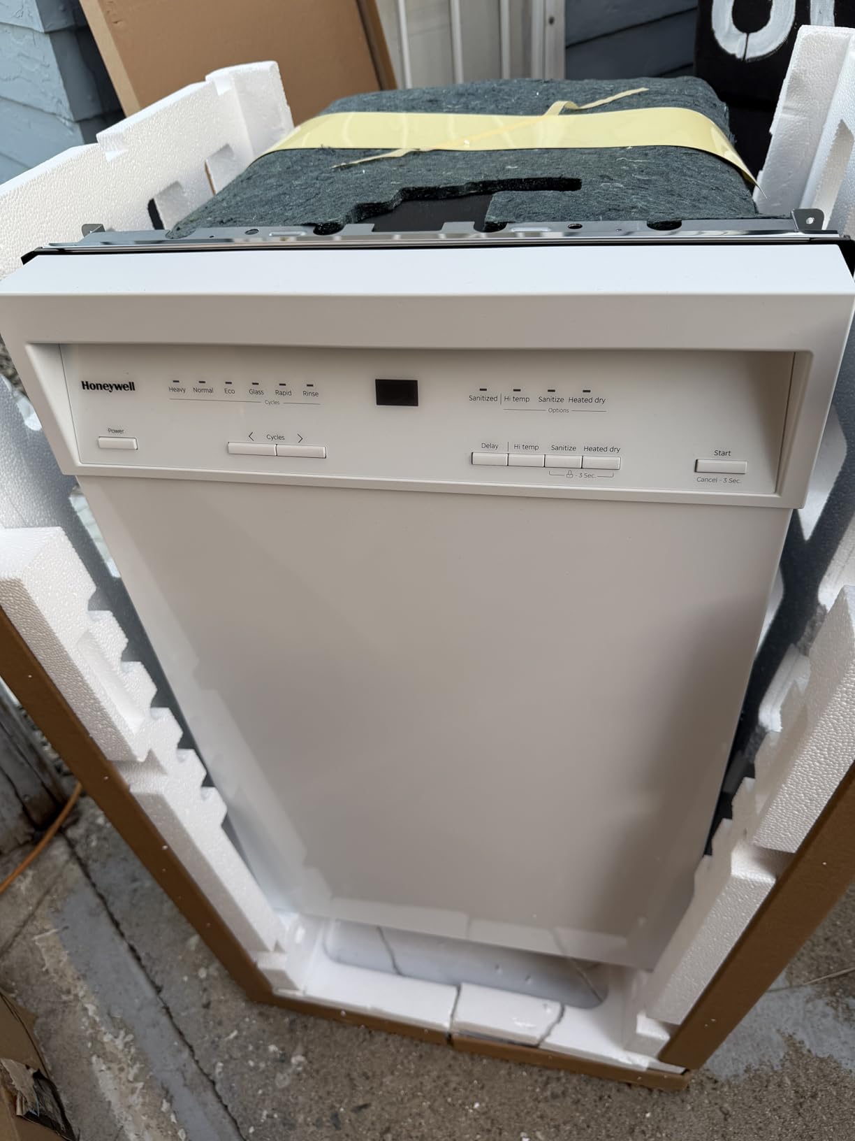 Honeywell 18 Inch Dishwasher with 8 Place settings, 6 Washing Programs, Stainless Steel Tub, Built-In Style, UL/Energy Star- White customer photo 2