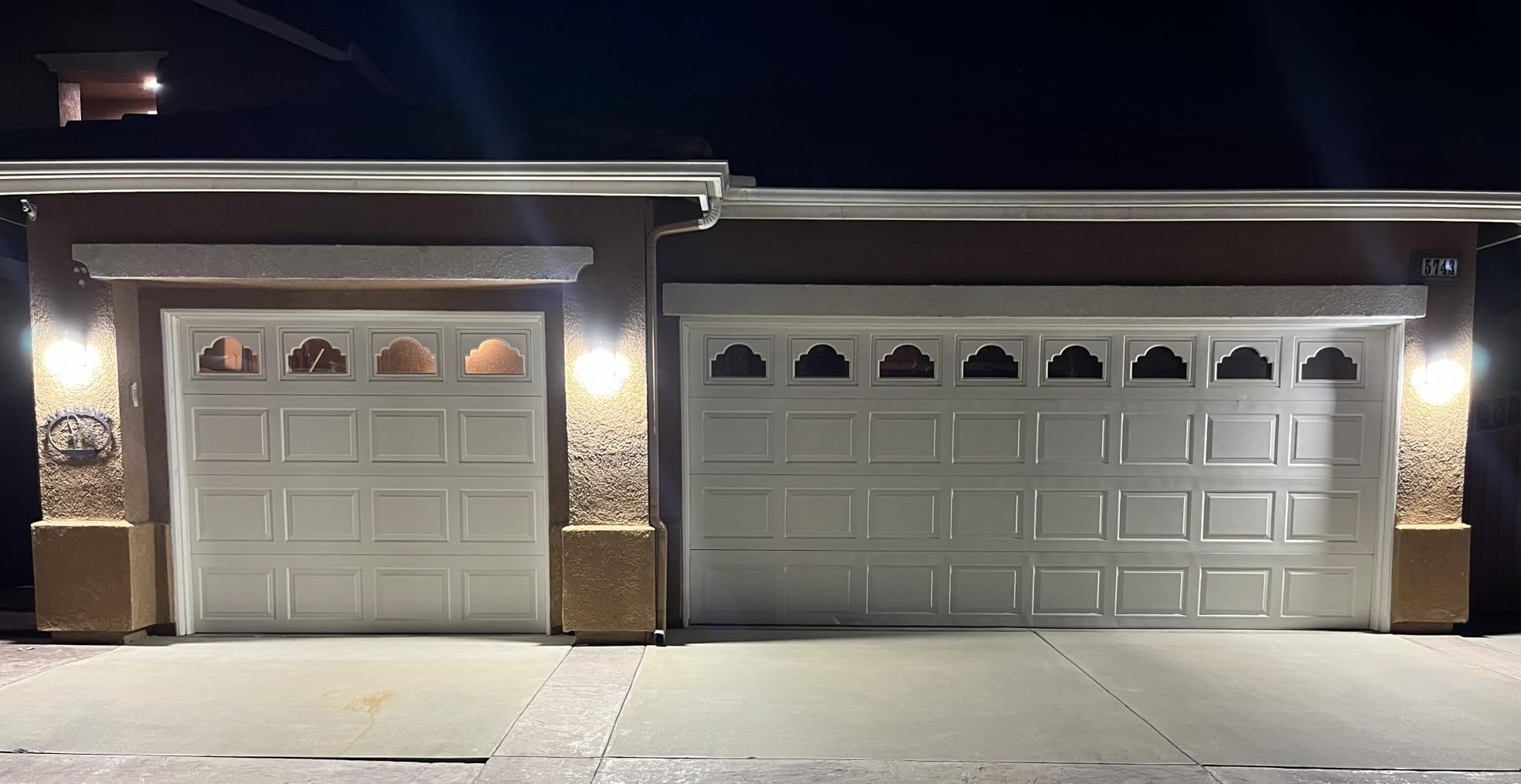 CINOTON 30W LED Wall Pack Light, 5000K 3600LM, Dusk to Dawn Sensor, 2 Pack | 120Vac, IP65 Waterproof, UL Listed, Hardwired Installation, Pre-punched Design, Garage and Porch Security Use customer photo 1