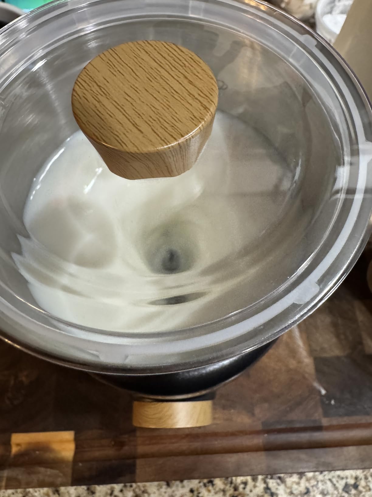 AMZCHEF 21 oz 8-in-1 Milk Frother, 550W Split Stainless Steel Automatic Steamer, Milk Warmer customer photo 1