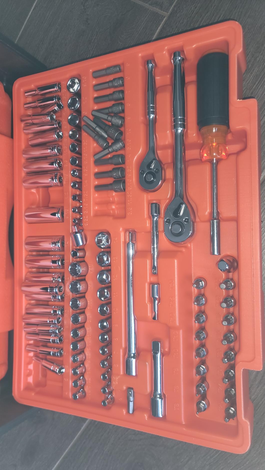 VEVOR Mechanics Tool Set and Socket Set, 450 PCS, 1/4, 3/8 and 1/2 inch Drive Deep and Standard Sockets, SAE Metric Mechanic Tool Kit with Bits, Wrenches, Accessories, Storage Case with Orange Drawer customer photo 1
