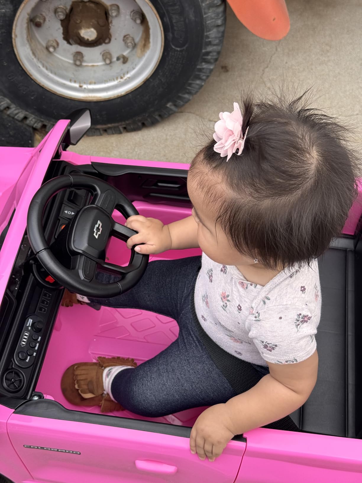 Winado Licensed Chevrolet Colorado Electric Car for Kids, 12V Ride on Toys for Toddlers with Remote Control, Battery Powered Electric Car Ride On Vehicle w/Bluetooth, Soft Start, LED Lights - Pink customer photo 2