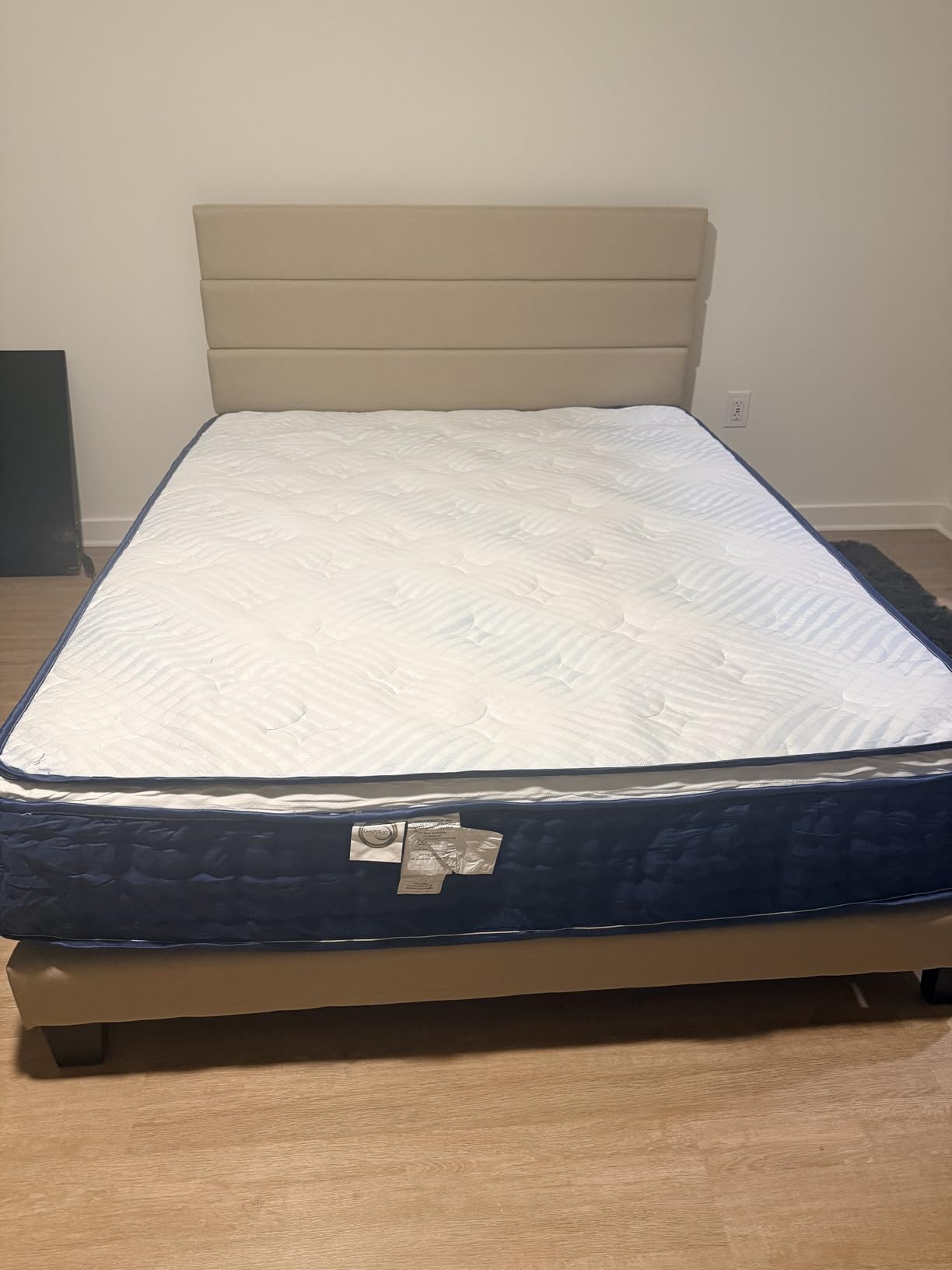 CH CHARME HOUSE Queen Mattress, 14 Inch Hybrid Queen Size, Medium Feel | Individual Pocket Springs, Fiberglass Free Bed Mattress, Extra Edge Support, Pressure Relief, CertiPUR-US, Blue customer photo 1