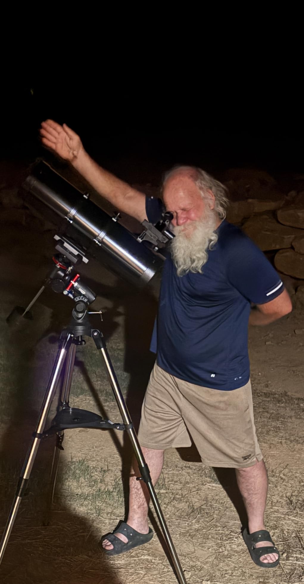 MEEZAA Telescope, 150EQ Newtonian Reflector Telescope for Adults Astronomy Beginners, Professional Astronomical Telescopes with Equatorial Mount, Phone Adapter, Tripod, Moon Filter and Large Carry Bag customer photo 1
