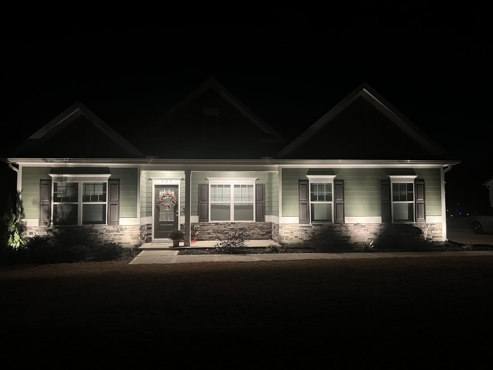 SUNVIE 6W LED Low Voltage Landscape Lighting Kit 3000K, Dusk to Dawn, 8 PCS | Low Voltage Landscape Lights, IP65 Waterproof, Aluminum, All-in-One Landscape Lighting Kit, for Yard Garden Tree House customer photo 1