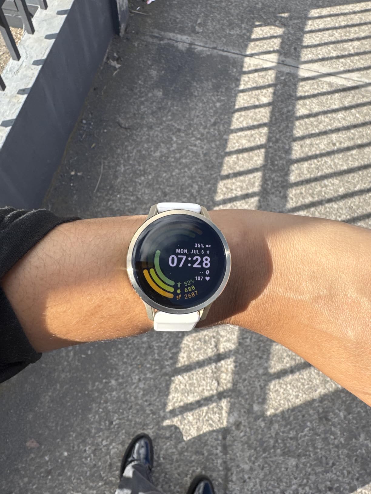 Garmin Venu 4, Advanced Fitness Smartwatch, 41mm, Light Sand Leather | 24/7 Health Monitoring, Advanced Sleep Tracking, Health Status, 80+ Preloaded Sports Apps, Built-In Flashlight customer photo 2