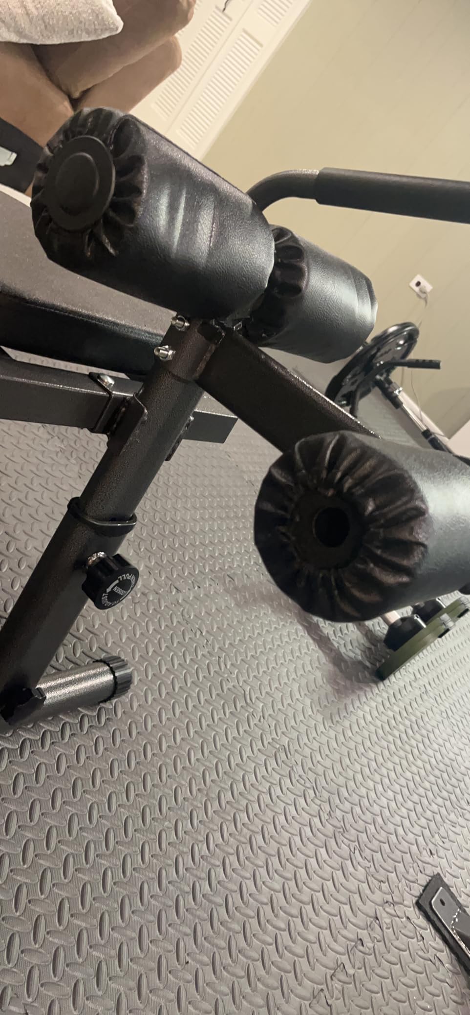Finer Form Adjustable Sit Up Ab Bench & Decline Weight Bench for Home Gym | Extra Long Backrest, 660 lb Capacity, High-Density Padding, Non-Slip Feet, Secure Locking Pin customer photo 1