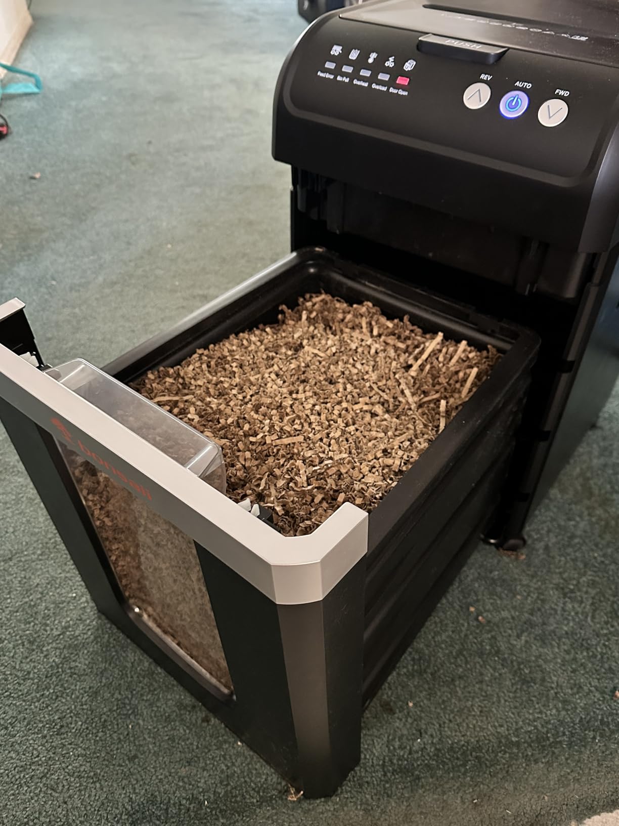 Bonsaii 200-Sheet Auto Feed Paper Shredder, 60-Min Nonstop Heavy Duty Shredders for Office, 8.1-Gal Bin, P4 High Security Micro Cut Large Commercial Paper Shredder for Business (C283-A New Version) customer photo 1