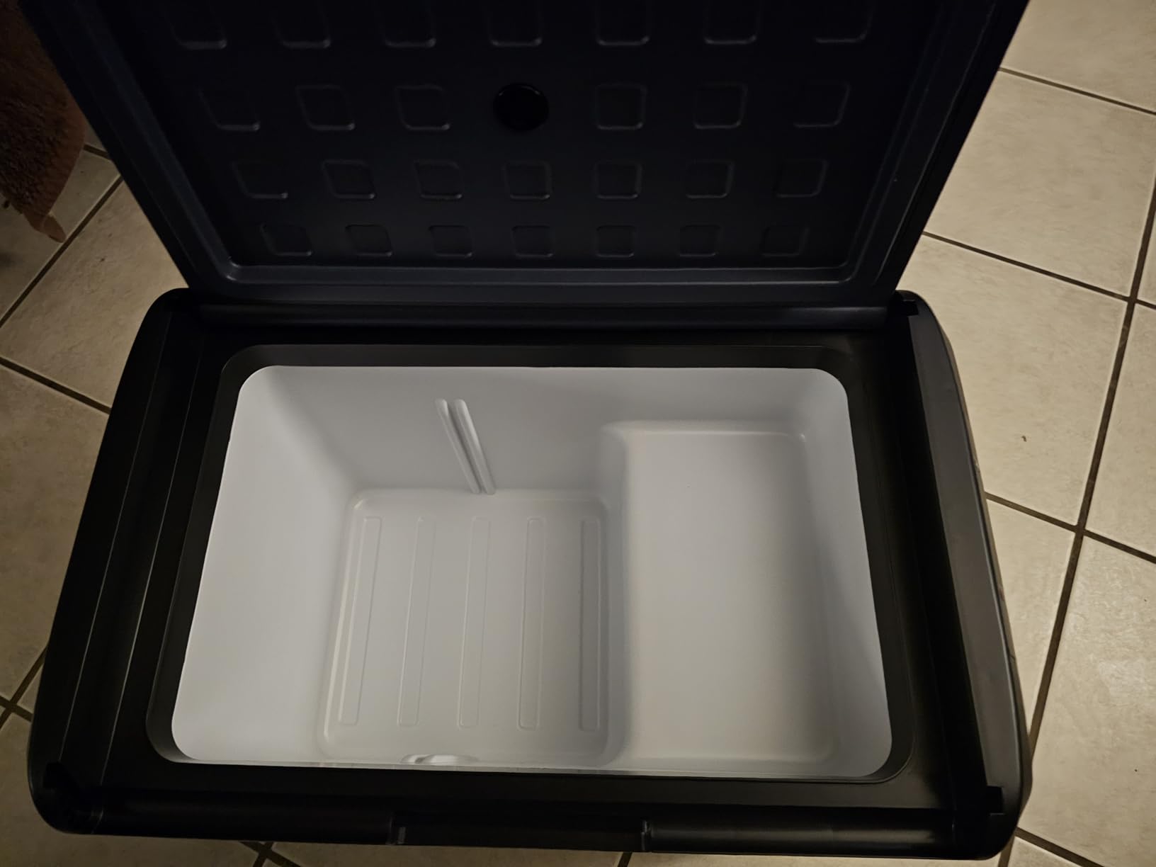 BODEGA 12 Volt Car Refrigerator 32 QT Portable Freezer IPX4 Waterproof Car Fridge Electric Cooler for Truck Van Camping Travel DC Compressor Ultra-Quiet 31dB 12/24V DC 110-240 Volt AC,-4 to 68F customer photo 2