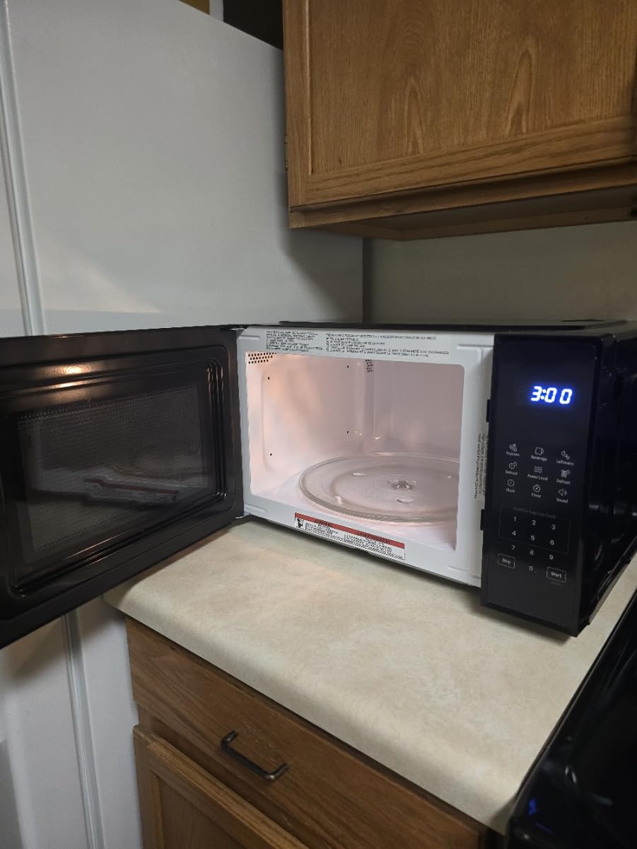 Chefman Countertop Microwave Oven 1.1 Cu. Ft., 1000 Watts with 10 Power Levels, 6 Cooking Presets with One-Touch Express Cook, Eco Mode, Child Safety Lock, & Mute Button - Black customer photo 1