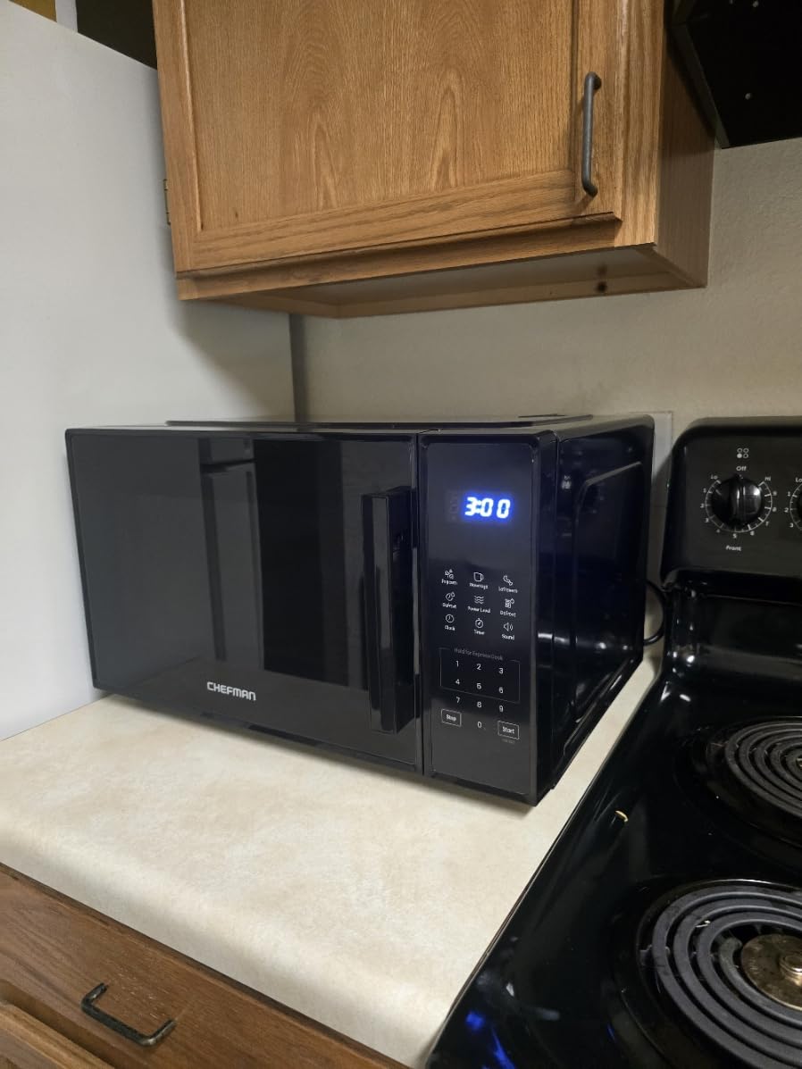 Chefman Countertop Microwave Oven 1.1 Cu. Ft., 1000 Watts with 10 Power Levels, 6 Cooking Presets with One-Touch Express Cook, Eco Mode, Child Safety Lock, & Mute Button - Black customer photo 2