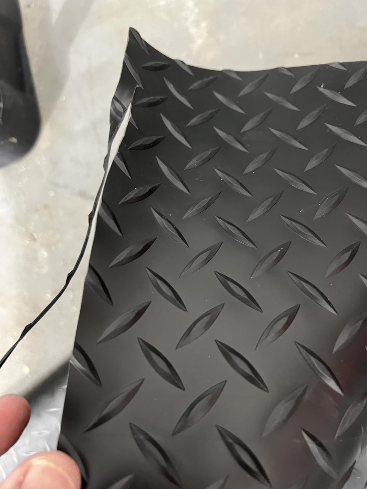 VEVOR Garage Floor Roll, 7.5 x 17 ft Garage Flooring Mat, 2.2 mm Thickened PVC Diamond Plate Floor Protector Mat with Double-Sided Tape, Non-Slip, Easy to Clean for Warehouse, Gyms, Silver Gray customer photo 2