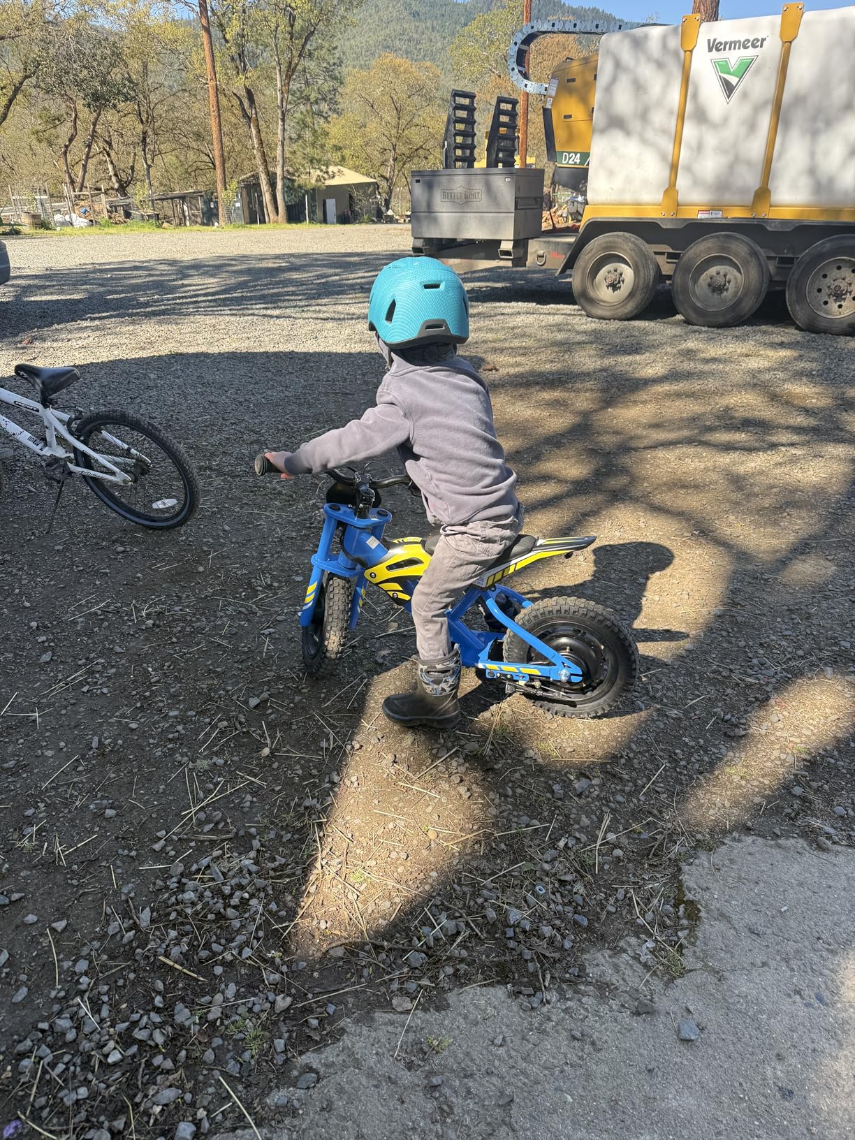 Gyroor S1 Electric Balance Bike for Kids Ages 3-6, 200W Motor, 3 Speeds, 10 MPH Max Speed, 12-inch Pneumatic Tires, 7-color LED Taillight, Drum Brake customer photo 2