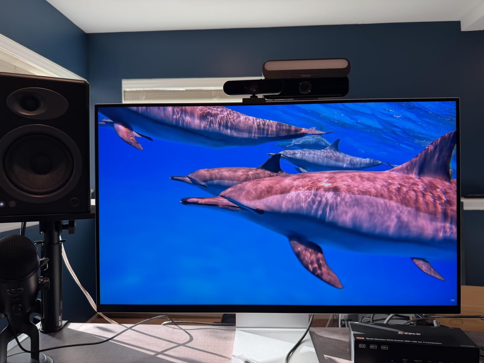 G32X 32’’ UHD 6K Monitor (Minimalist - with Stand) customer photo 1