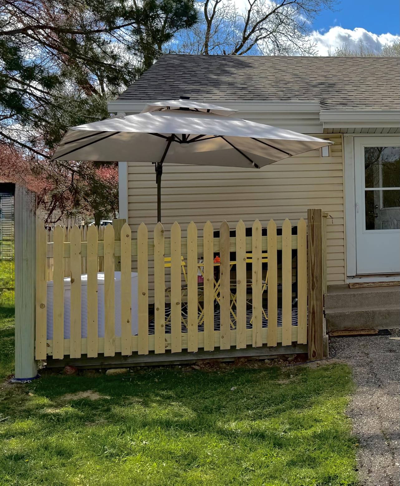 9x9 FT Outdoor Cantilever Patio Umbrella with Base & Solar LED customer photo 2