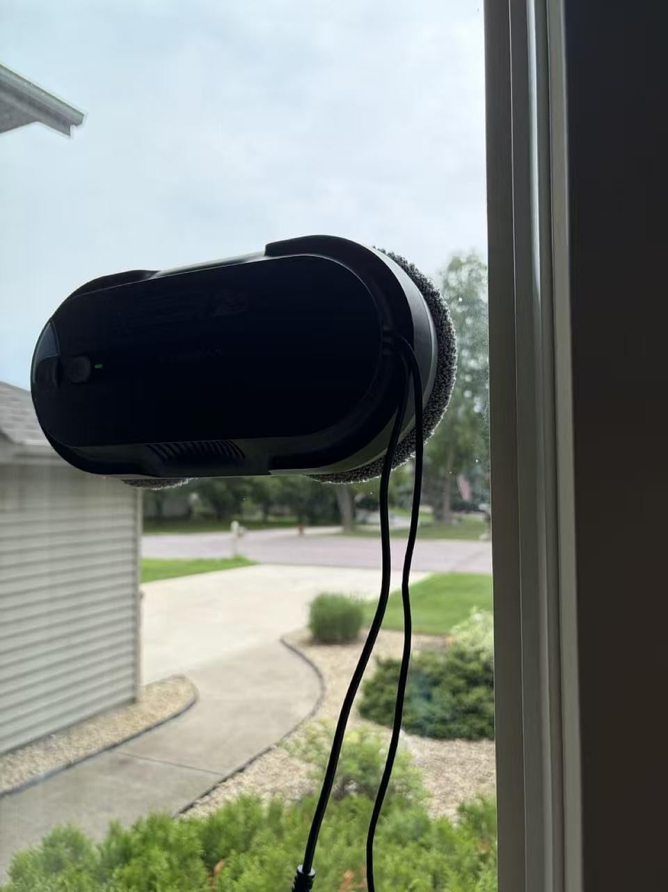 Tosima W5 Window Cleaning Robot, 6400Pa Max Adaptive Suction, Auto-Spray Smart Window Cleaner with Triple Safety System, Intelligent Navigation customer photo 2
