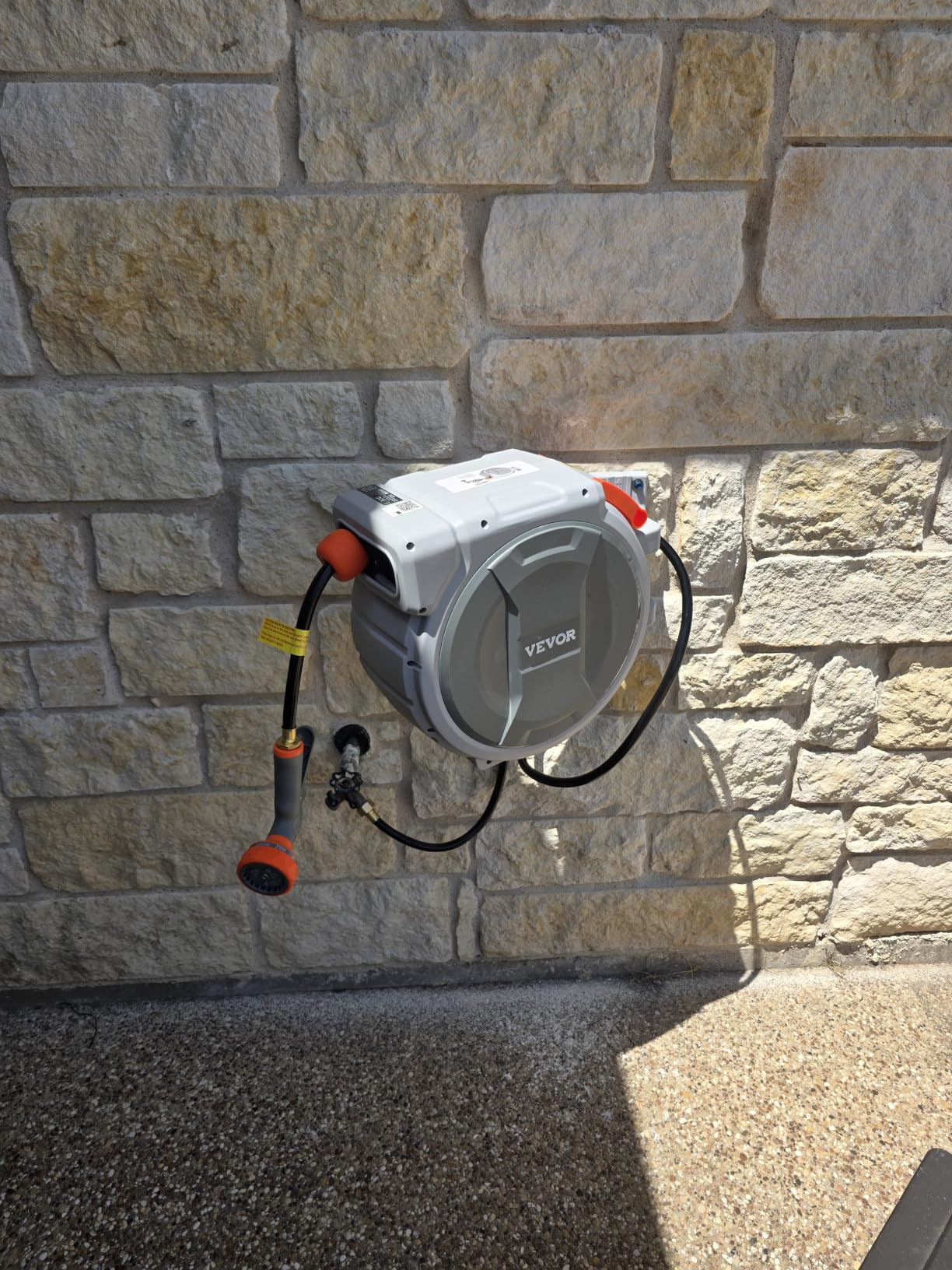 VEVOR Retractable Garden Hose Reel, 1/2 in x 50 ft, Wall Mounted Hose Reel with 9-Function Sprayer Nozzle and 180° Swivel Bracket, Any Length Lock, Automatic Slow Rewind System, for Garden Watering customer photo 2