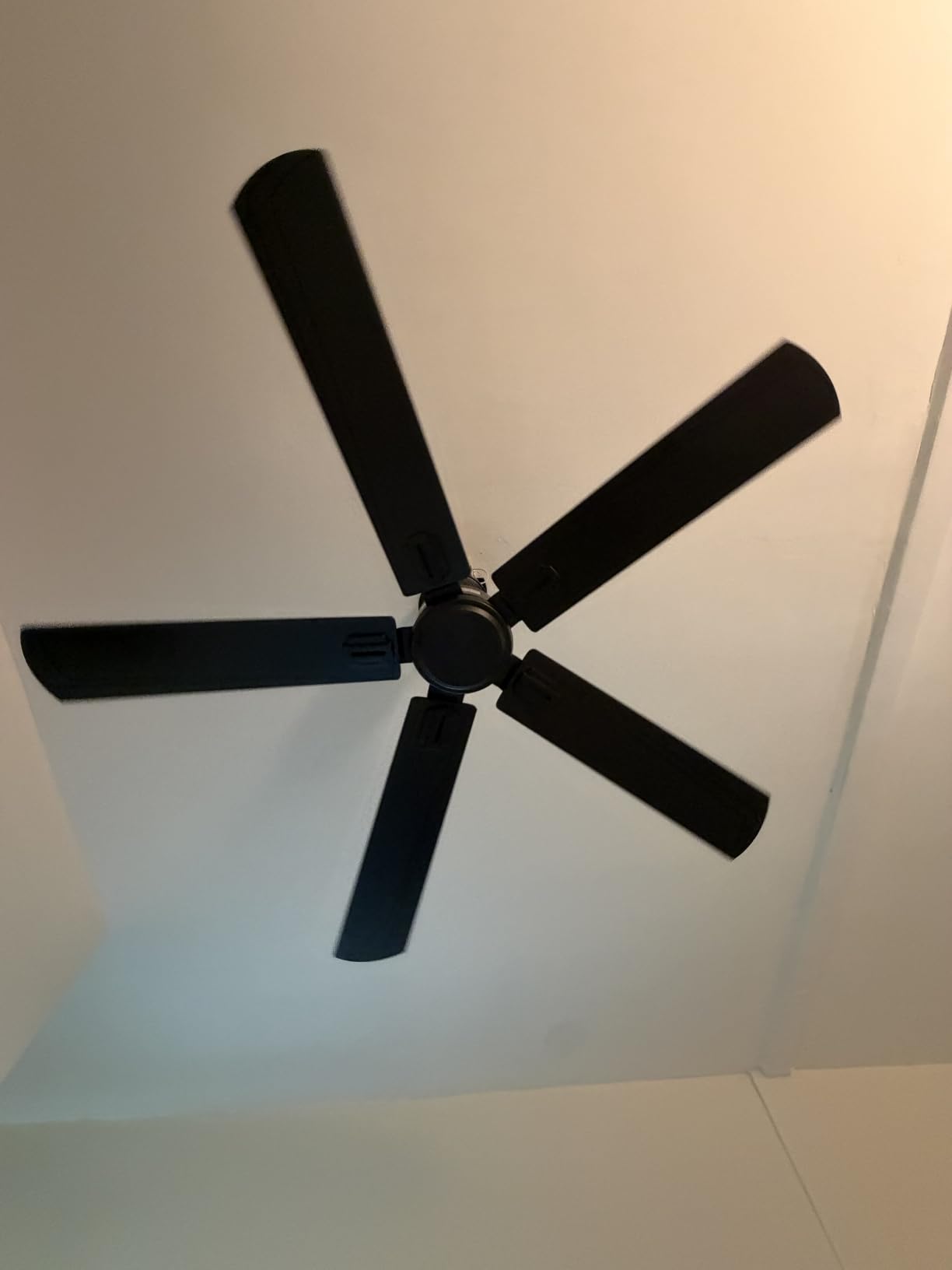 Obabala Black Ceiling Fan No Light, 52 in Outdoor Flush Mount Ceiling Fans with Remote Control without Light, 5 Blades, 6 Speed Reversible DC Motor Modern for Patios, Garage, Bedroom, Porch customer photo 1