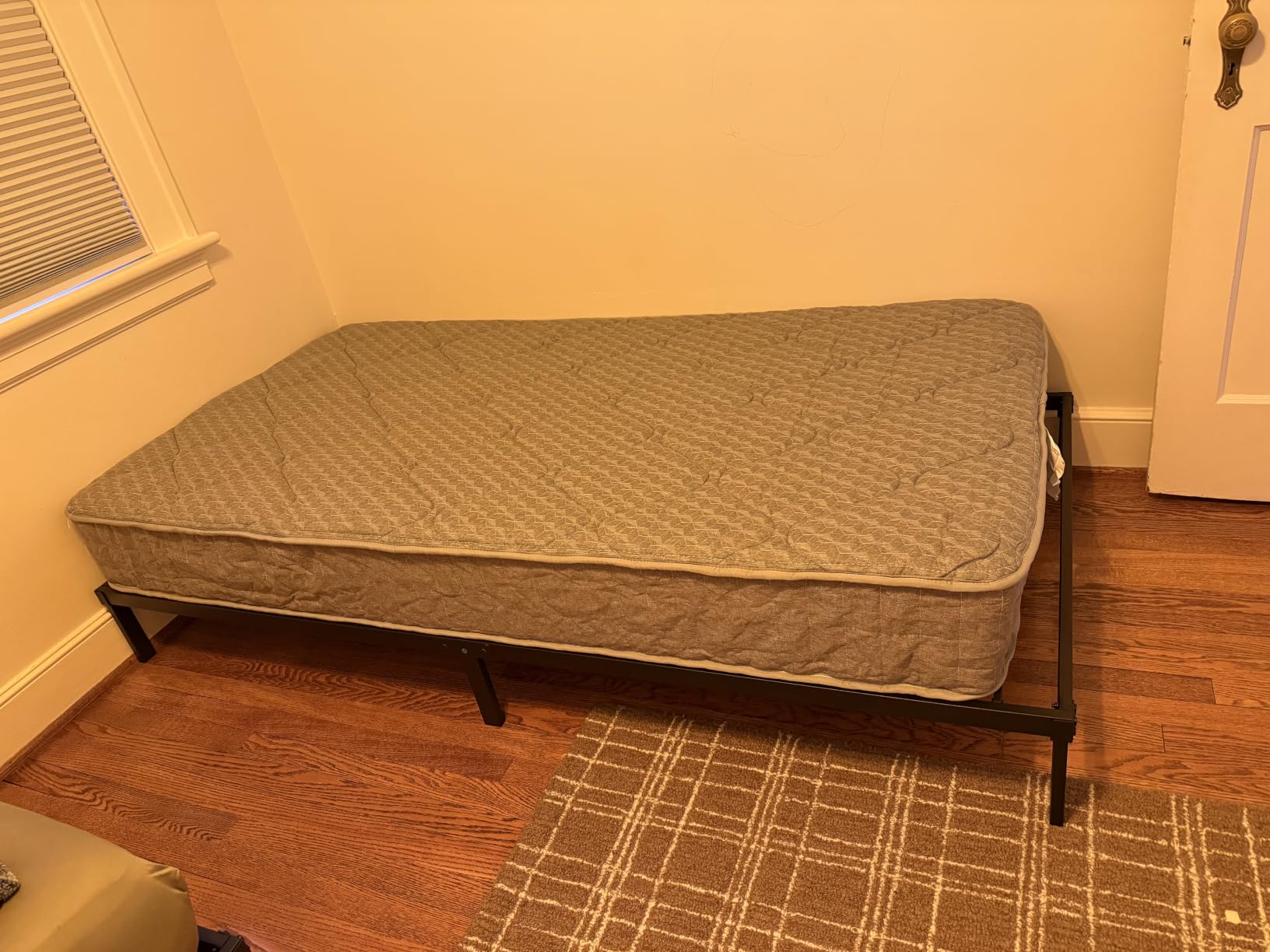 Avenco King Size Mattress, 12 Inch King Hybrid Mattress in a Box, Medium Firm Bed with Pocket Springs for Motion Isolation, Strong Edge Support, Breathable Comfort, CertiPUR-US Certified customer photo 1