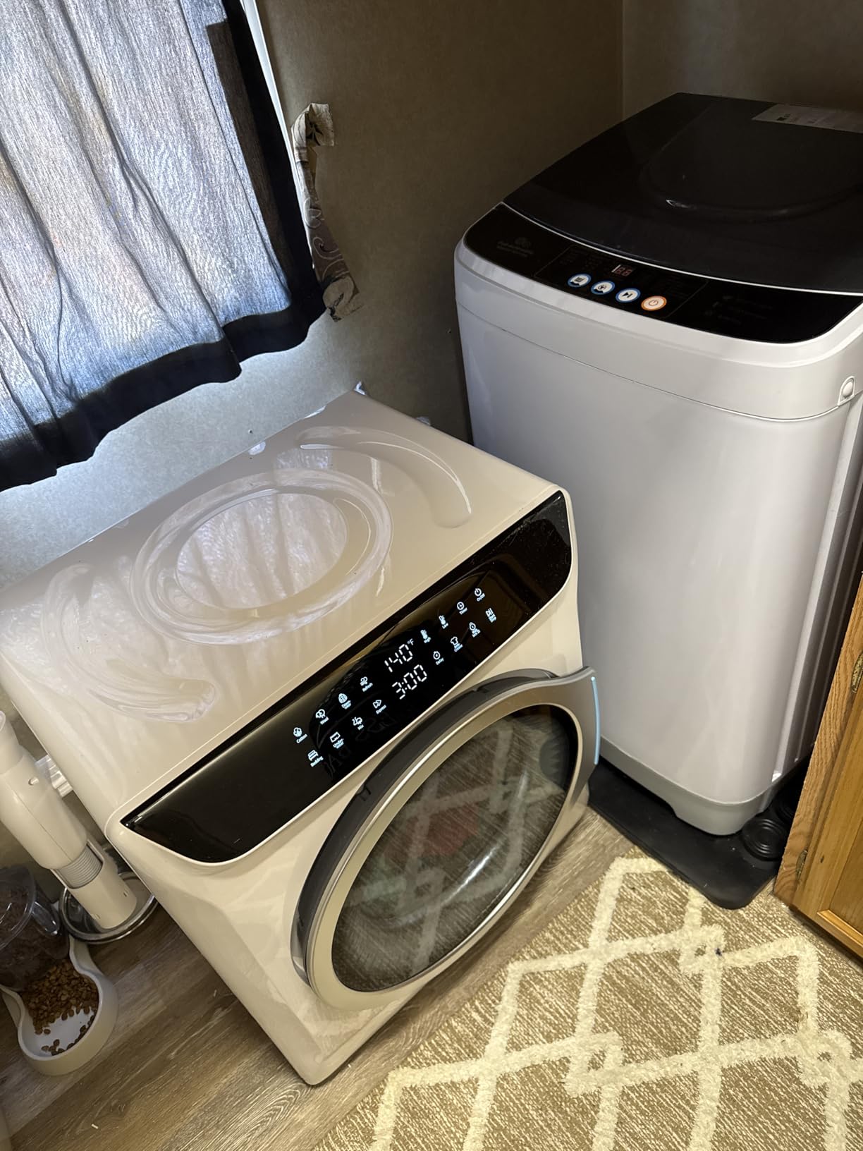 Auertech 2.6 CU. FT. Portable Dryers for Laundry, Compact Clothes Dryer with Stainless Steel Tub, 1400W Dryer Machine, Electric Dryer with Control Knob for Apartment, Dorm, RV, White customer photo 2