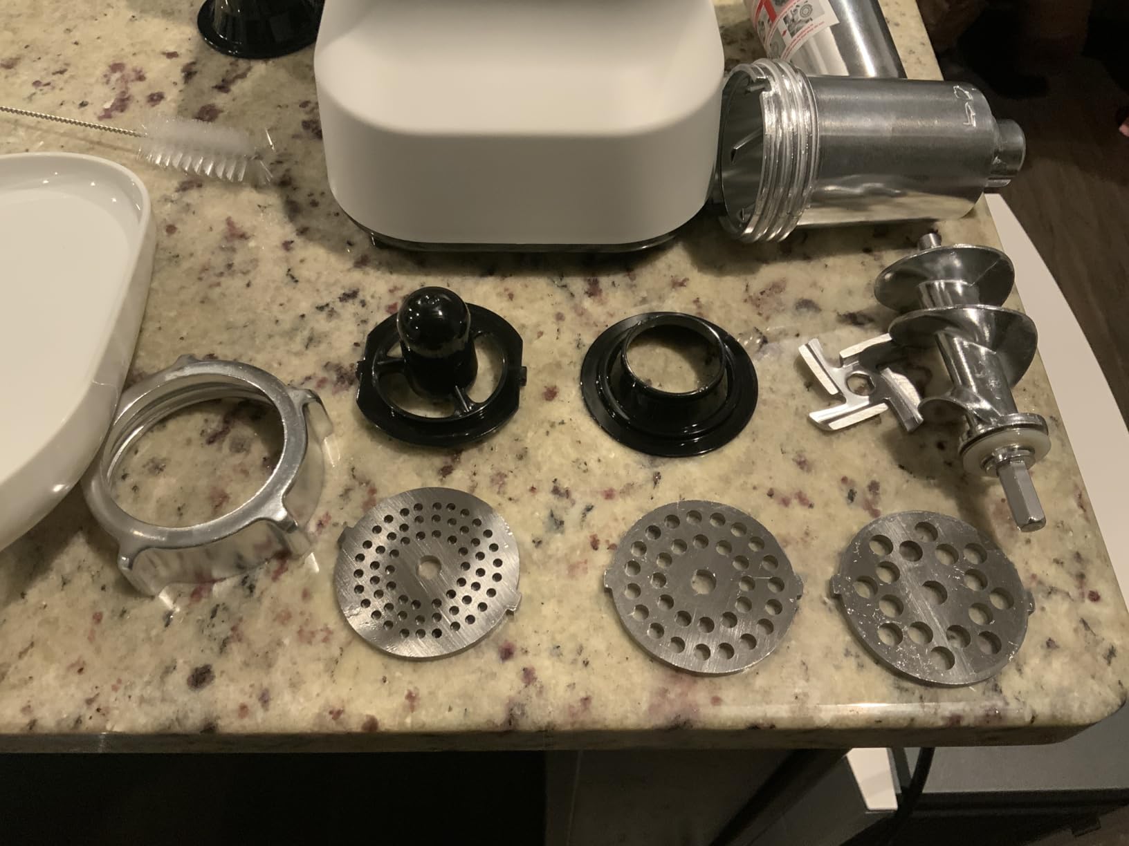 Meat Grinder, [2500W Max] Electric Meat Grinders with, 2 Grinding Blades, 3 Plates, Sausage Stuffer, Kubbe Kit, for Home Kitchen Use, 3-In-1 Heavy Duty Mincer customer photo 1