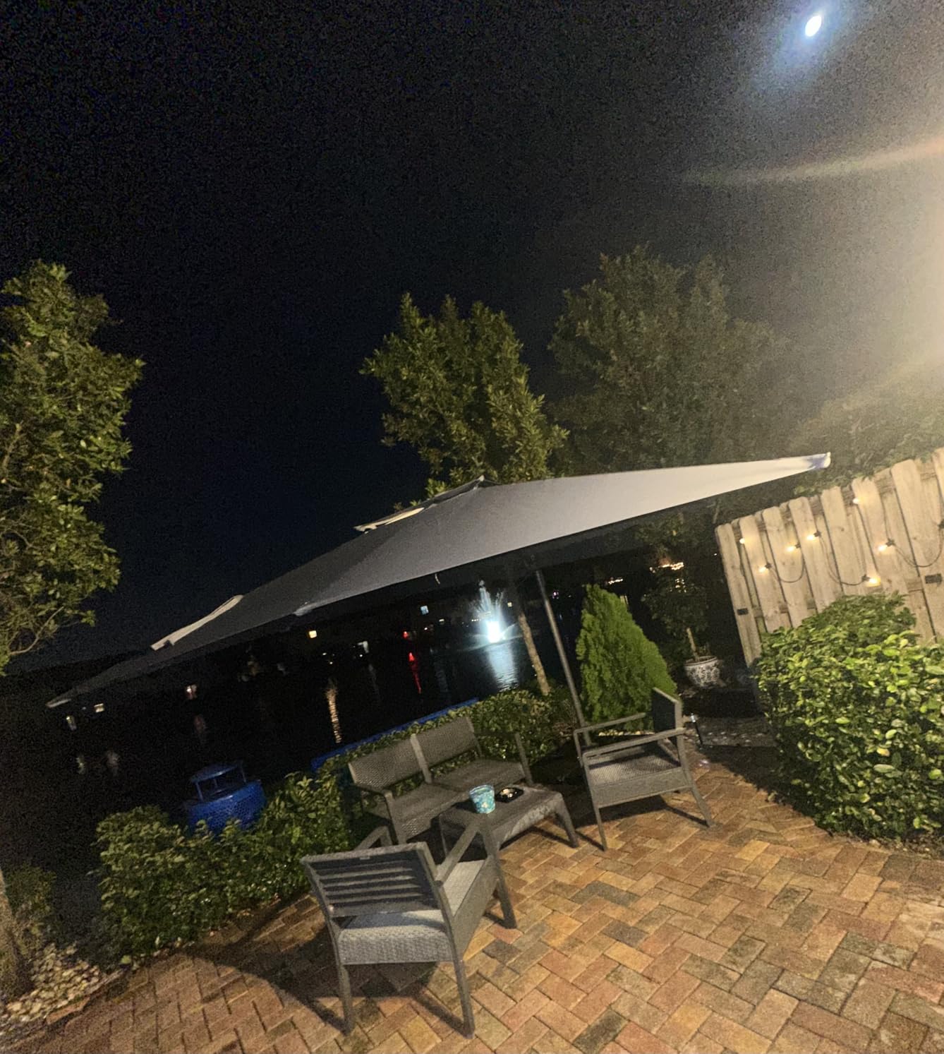 Hoteel Outdoor Patio Umbrella - 10ft Cantilever Umbrella for Patio Heavy Duty customer photo 1
