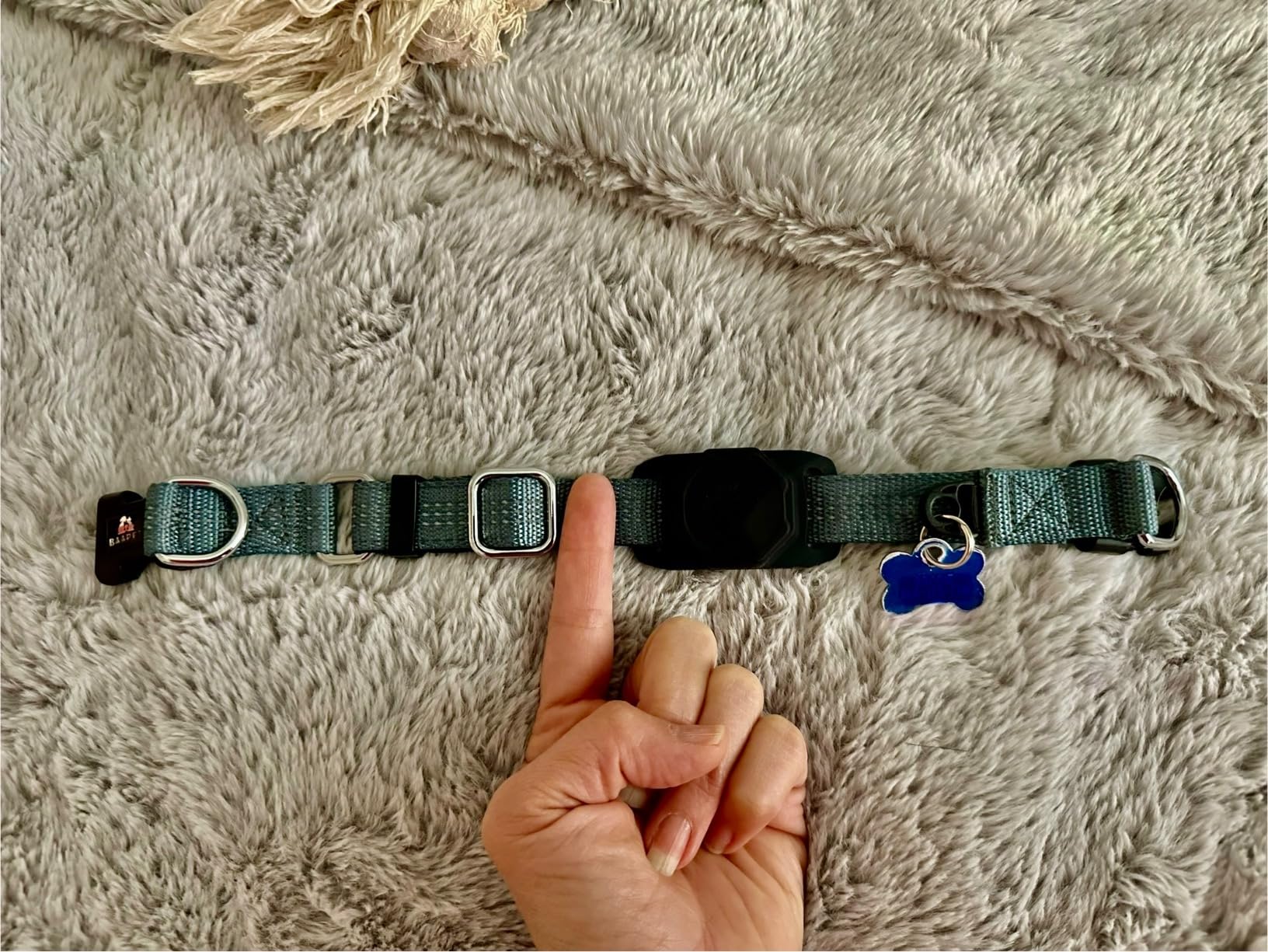 Smart Pet Tracker for Collar - Dog Tracker Pet Location Tracker with Holder | Real-Time Location, No Monthly Fee/ SIM Card, Work with Android Only (Not for IOS), Ultra-Slim, IP68 Waterproof Holder, Black customer photo 2
