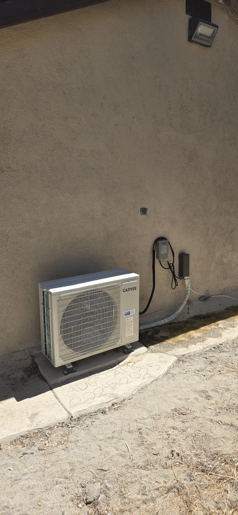 Garvee 12000 BTU Mini Split Air Conditioner,22 SEER2 | Ductless Inverter AC w/ 115V, Cool Up to 750 Sq. Ft with Heat Pump System, Compatible with Alexa, White customer photo 1