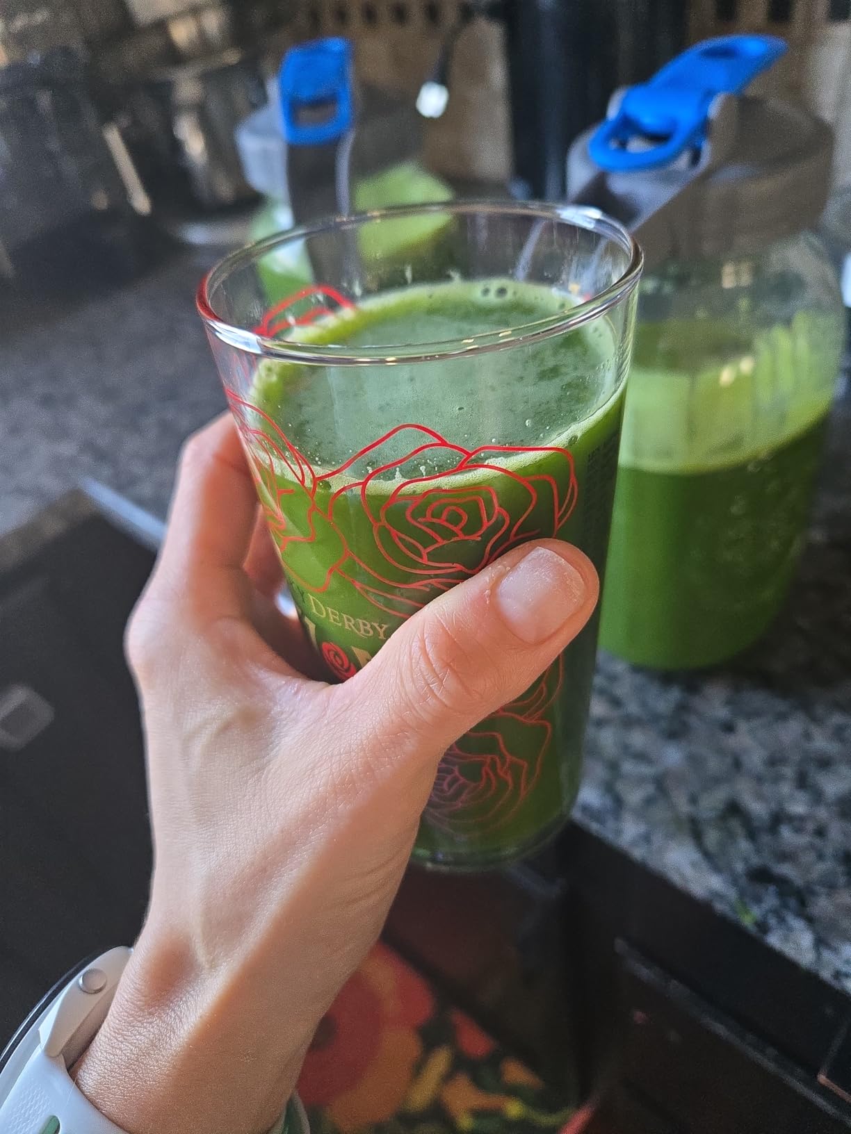 Aeitto Cold Press Juicer Machines, 5.3-Inch Wide Mouth Hopper, Slow Masticating customer photo 1