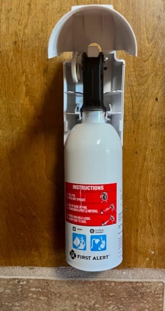 First Alert Fire Extinguisher, Standard Kitchen Use customer photo 1
