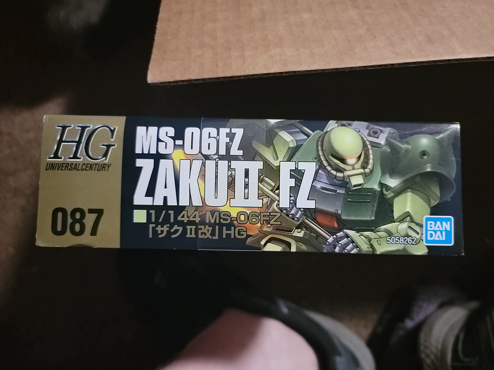 Bandai Hobby MS-06F Zaku II Mobile Suit Gundam Perfect Grade Action Figure, Scale 1:60 (072361) customer photo 2