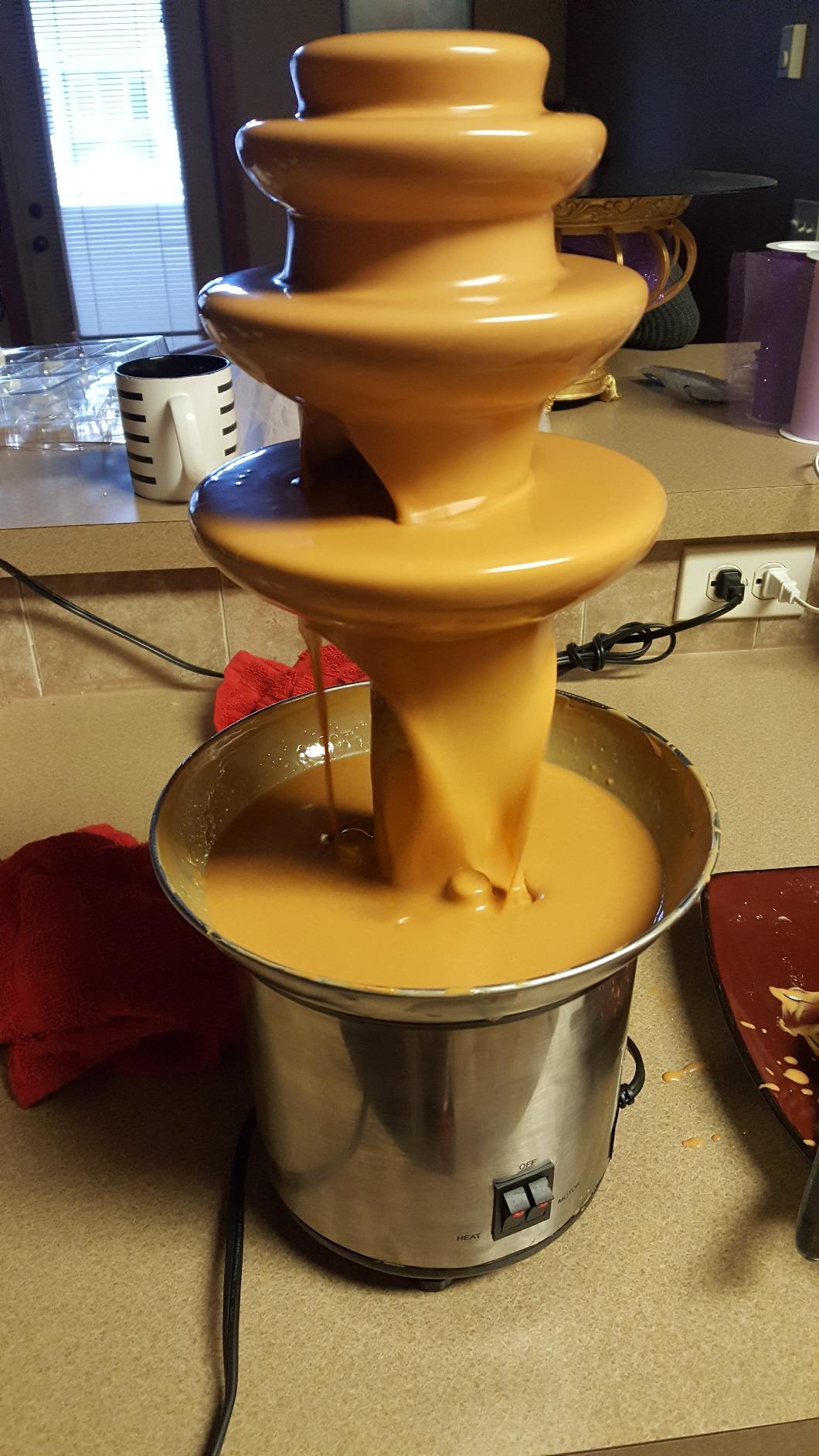 Nostalgia CFF986 32-Ounce Stainless Steel Chocolate Fondue Fountain, 2-Pound Capacity, Easy to Assemble 4 Tiers, Perfect for Nacho Cheese, BBQ Sauce, Ranch, Liqueurs customer photo 1