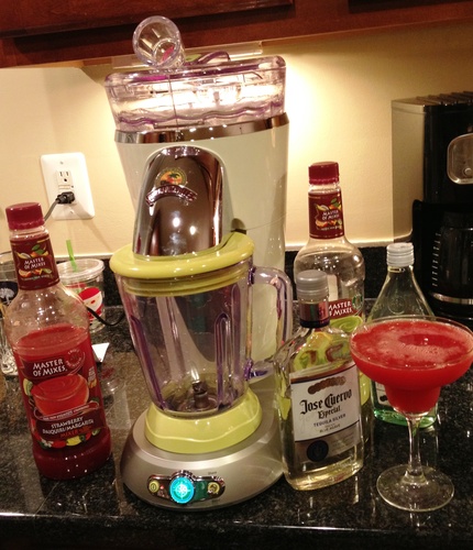 Margaritaville DM0500 Bahamas 36-Ounce Frozen-Concoction Maker customer photo 2