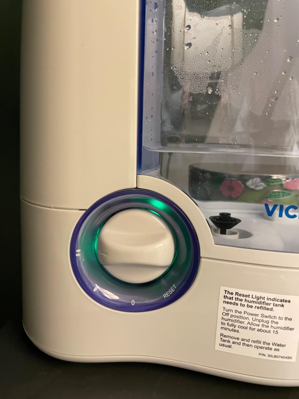 Vicks Warm Mist Humidifier for Medium to Large Rooms, 1 Gal Tank customer photo 1