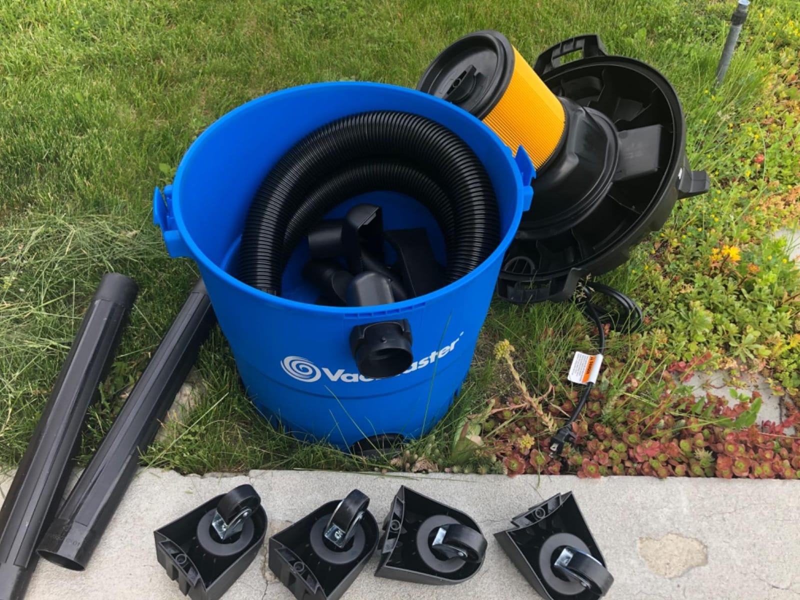 Vacmaster Blue Line 12-Gallon* 5 Peak HP† Wet/Dry Vacuum with Detachable Blower VBV1210 customer photo 2