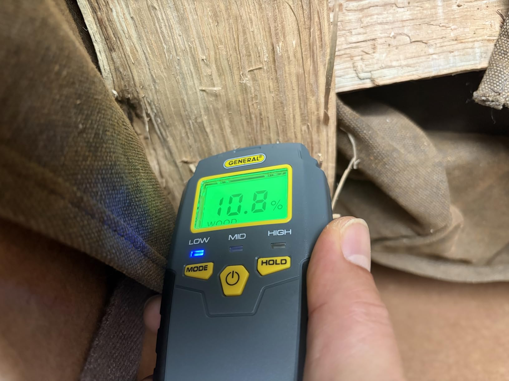 General Tools MMD4E Moisture Meter for Wood, Walls & Water Leak Detection customer photo 2