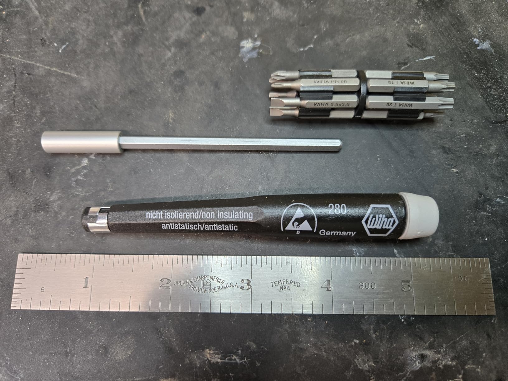Wiha 75093 16 Piece System 4 ESD Slotted, Phillips and Torx Micro Bit Set customer photo 2