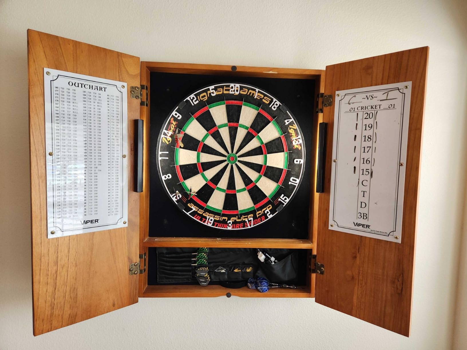 Viper Metropolitan Solid Wood Sisal/Bristle Steel Tip Dartboard Cabinet: Cabinet Only (No Dartboard), Oak Finish customer photo 2