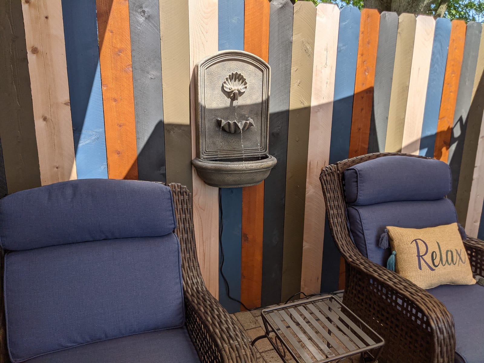 Sunnydaze Seaside 27 in Outdoor Wall Water Fountain with Pump - Florentine customer photo 2