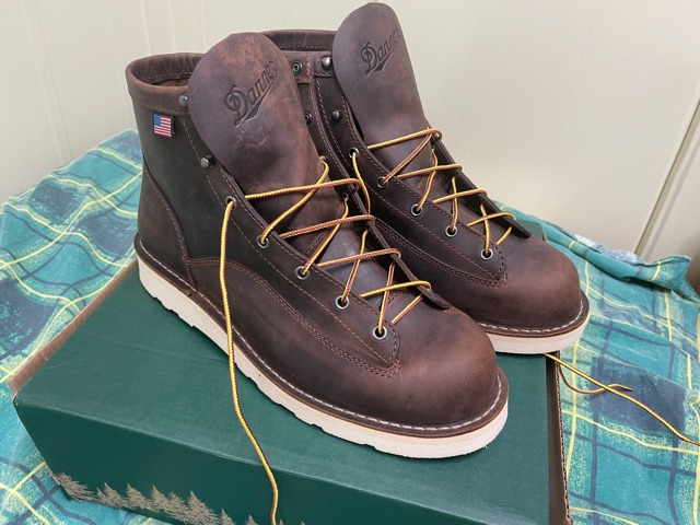 Danner 6” Bull Run Work Boots for Men - Durable, Lightweight Full-Grain Leather with Non Slip Wedge Outsole & 3-Density Cushion Footbed, EH Resistant customer photo 1