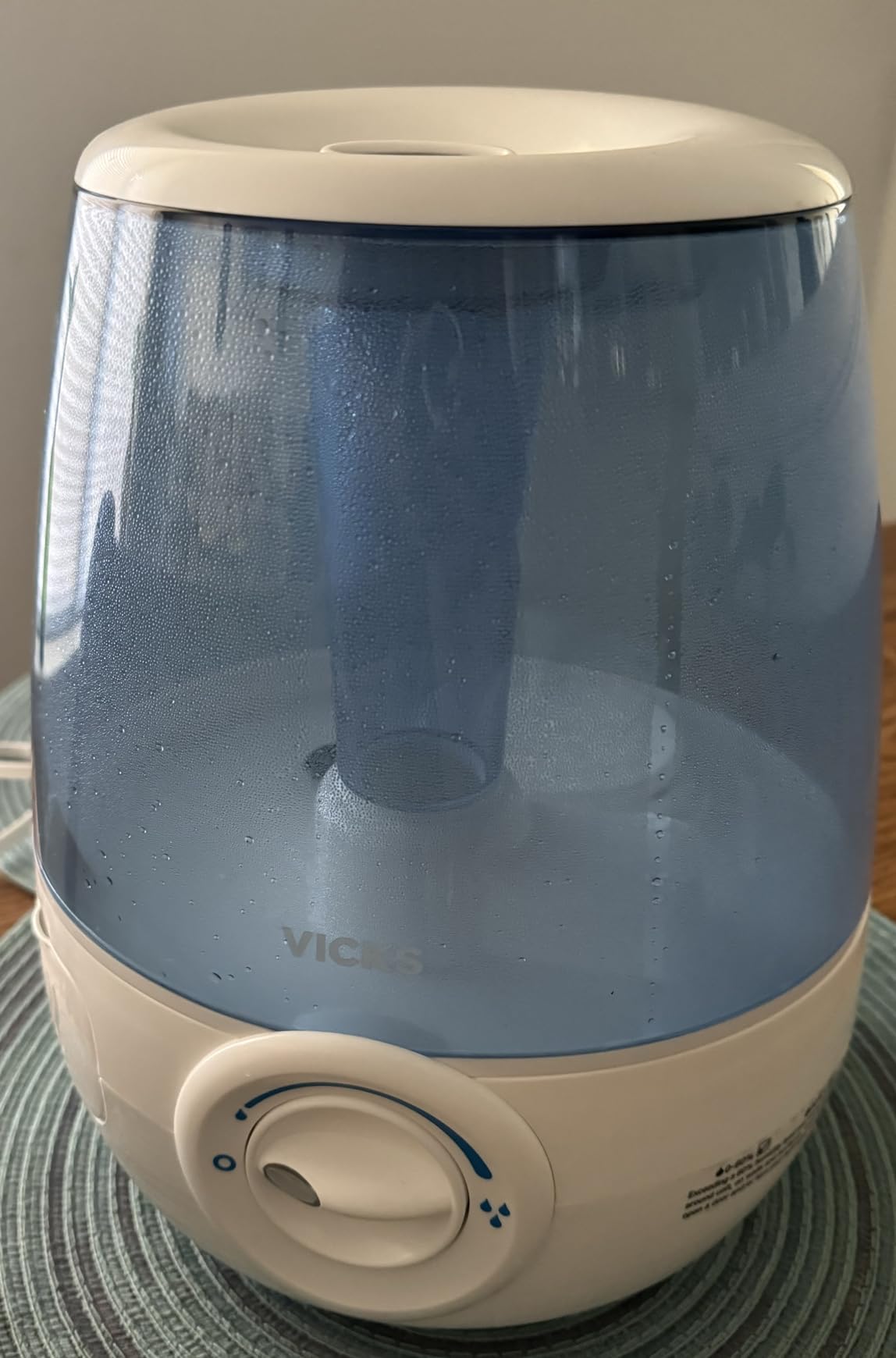 Vicks Filter-Free Ultrasonic Humidifier for Bedroom or Nursery 1.2 Gal Tank customer photo 1