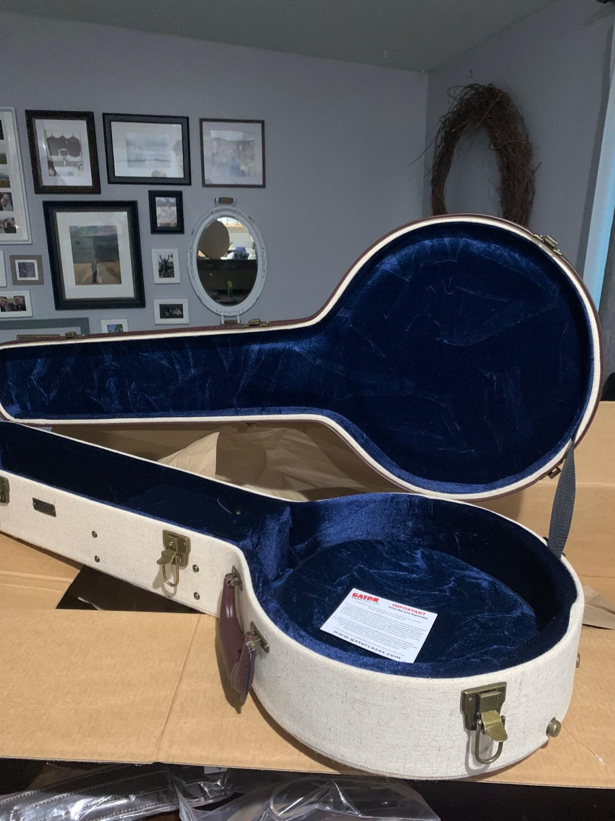 Gator Cases Journeyman Series Deluxe Wood Case for Banjos (GW-JM BANJO XL) customer photo 2